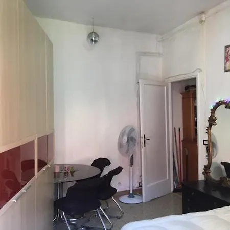 Single Kingsize Bed Close To Metro A Stop Furio Camillo Lgbxfriendlyo *