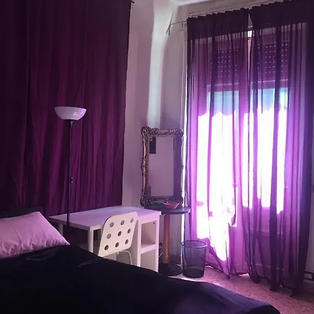 Single Kingsize Bed Close To Metro A Stop Furio Camillo Lgbxfriendlyo 게스트하우스